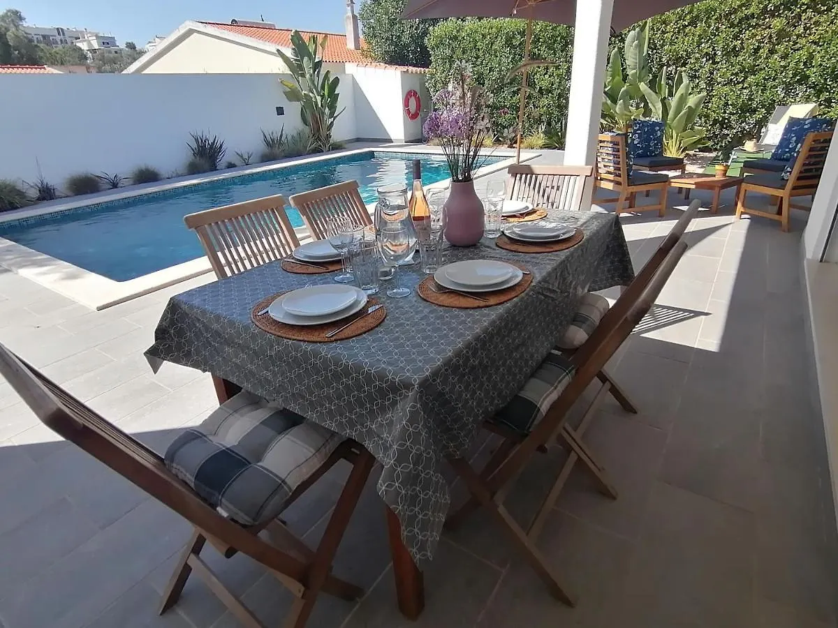 Modern Villa Near The Sea And Town Centre Alvor