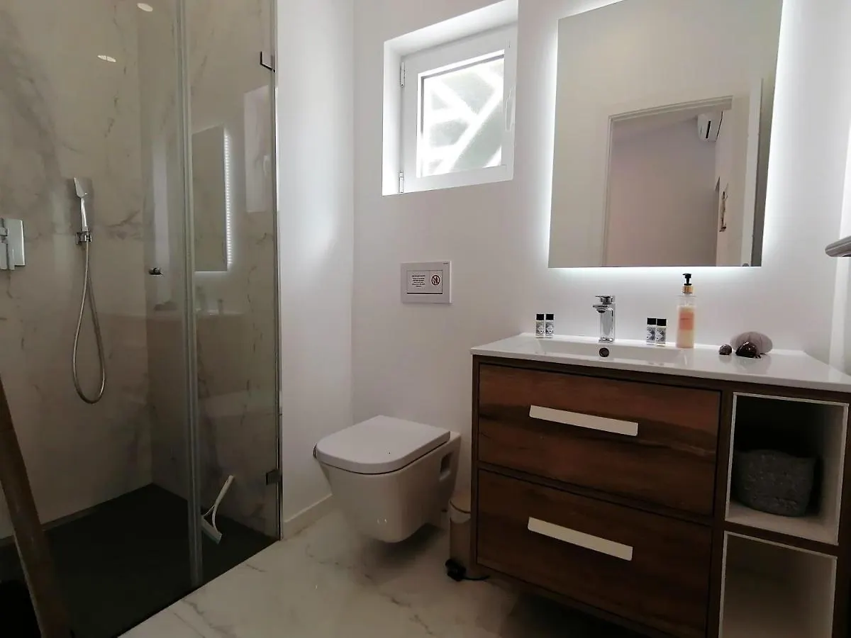Modern Villa Near The Sea And Town Centre Alvor Portugal