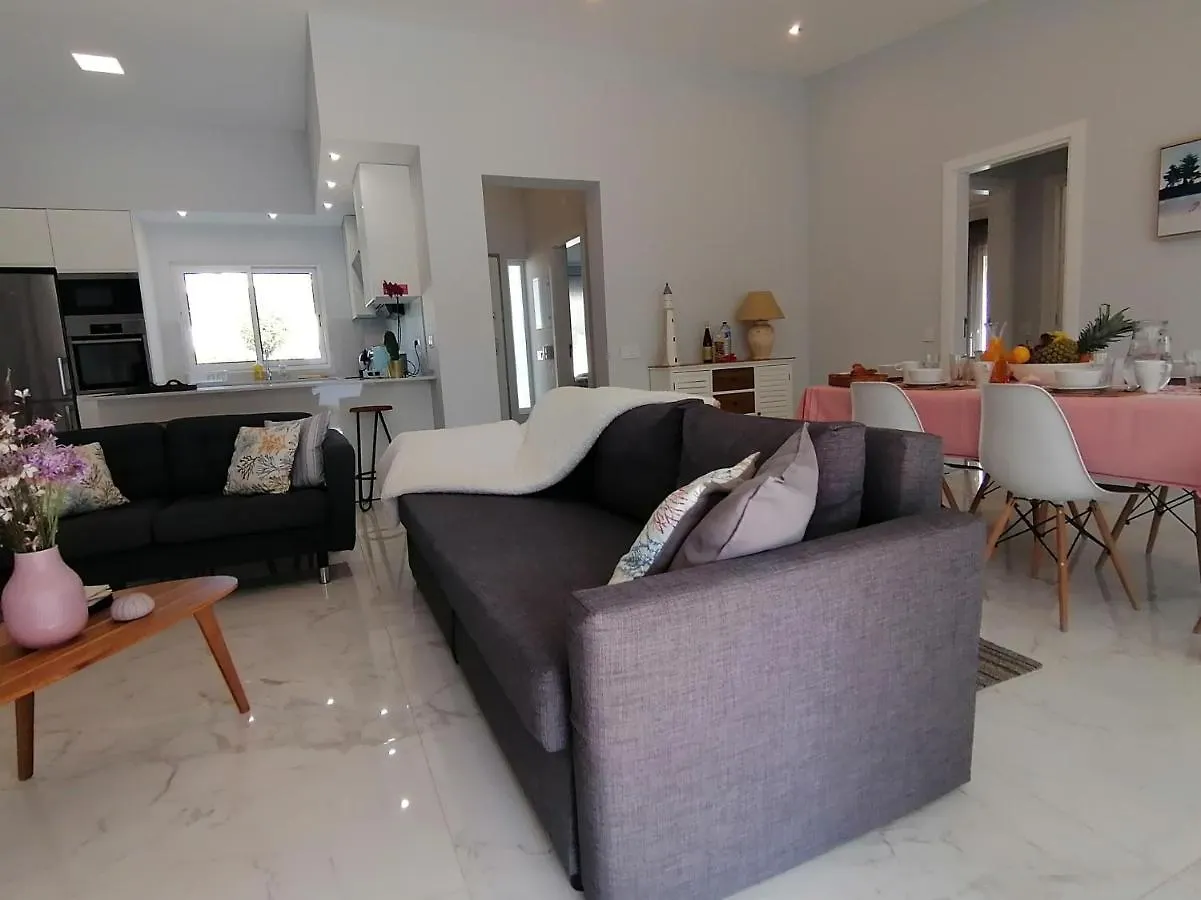 Modern Villa Near The Sea And Town Centre Alvor