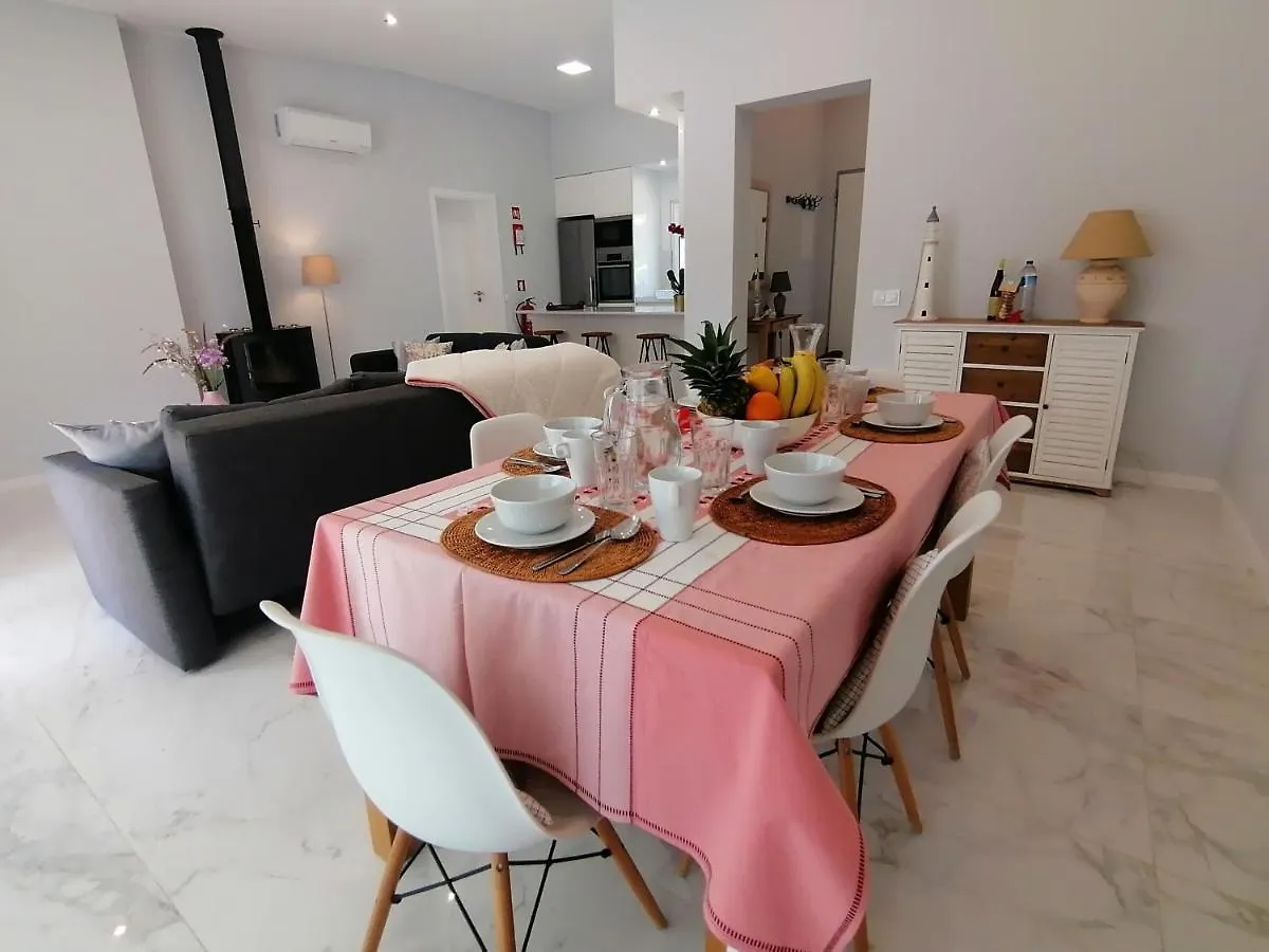 Modern Villa Near The Sea And Town Centre Alvor