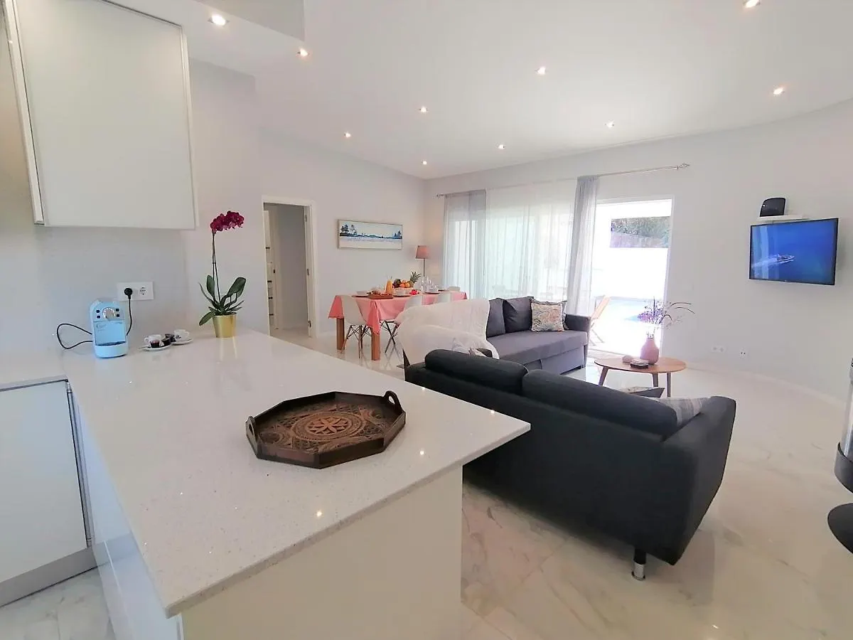 Modern Villa Near The Sea And Town Centre Alvor