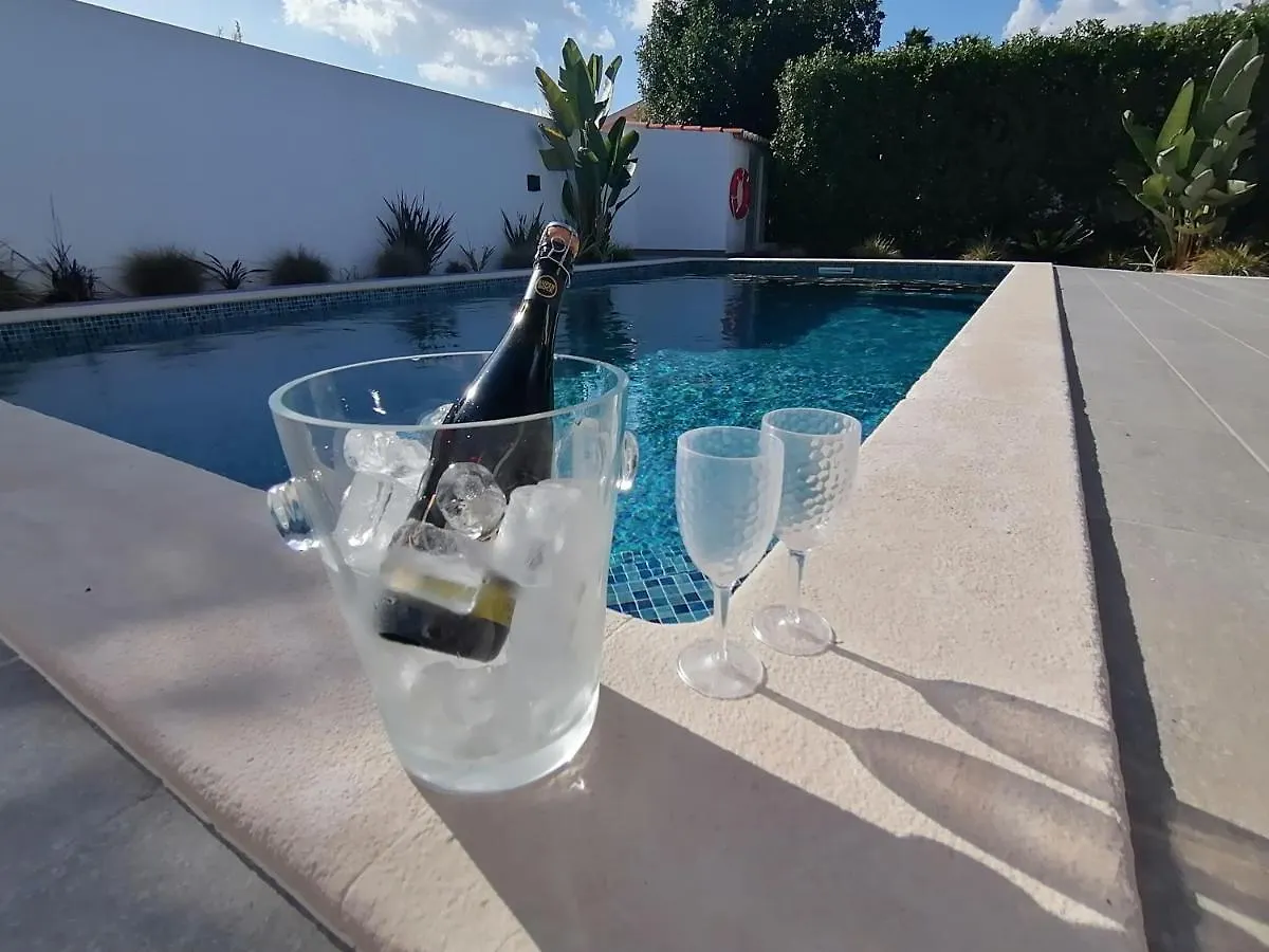 Modern Villa Near The Sea And Town Centre Alvor