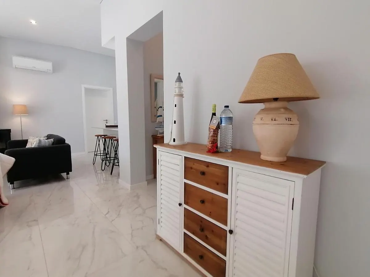 Modern Villa Near The Sea And Town Centre Alvor 0*,  Portugália